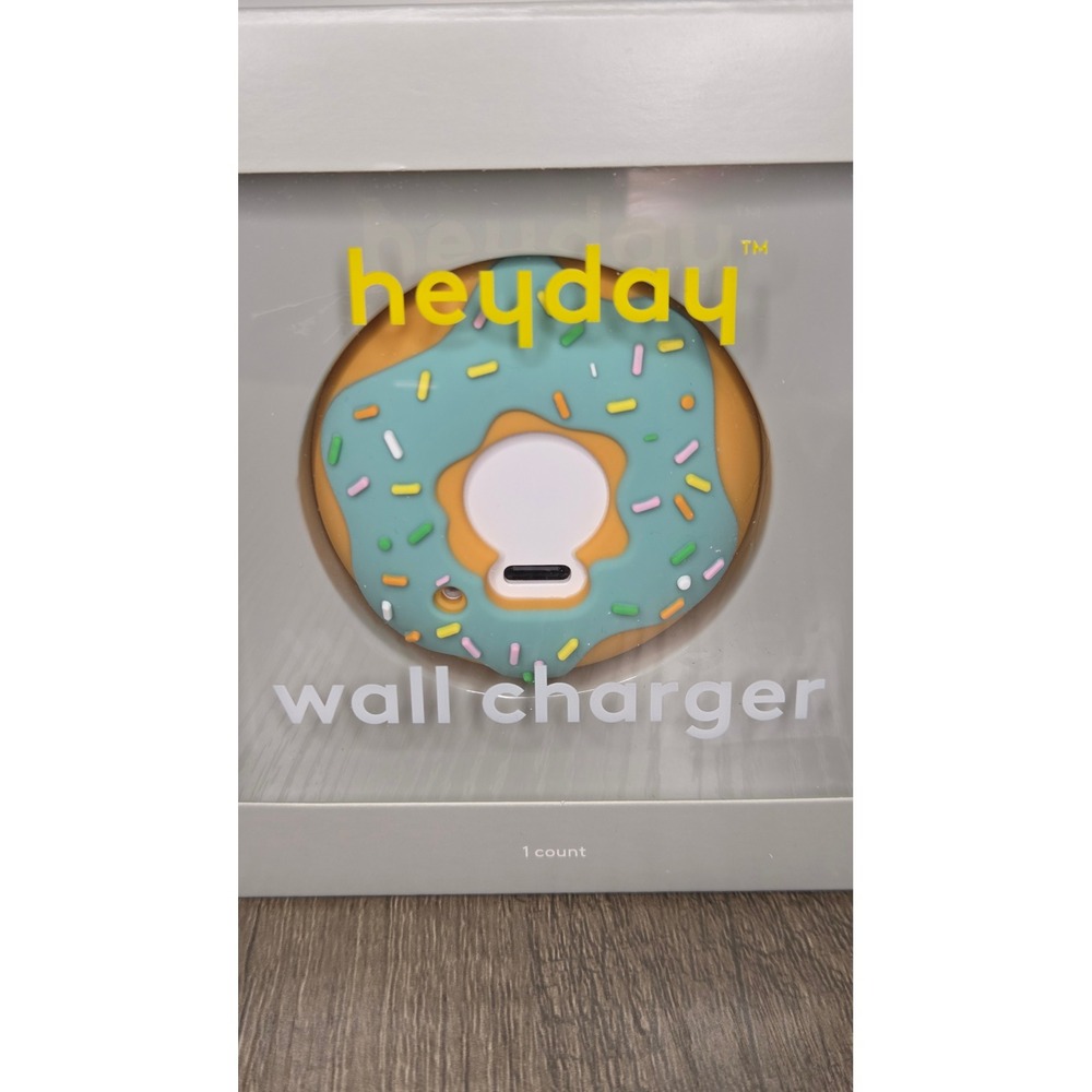 Heyday Donut Wall Charger 15W USB-C Port Turquoise Sprinkles Novelty NIB